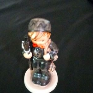 M. J. Hummel #12 2/0